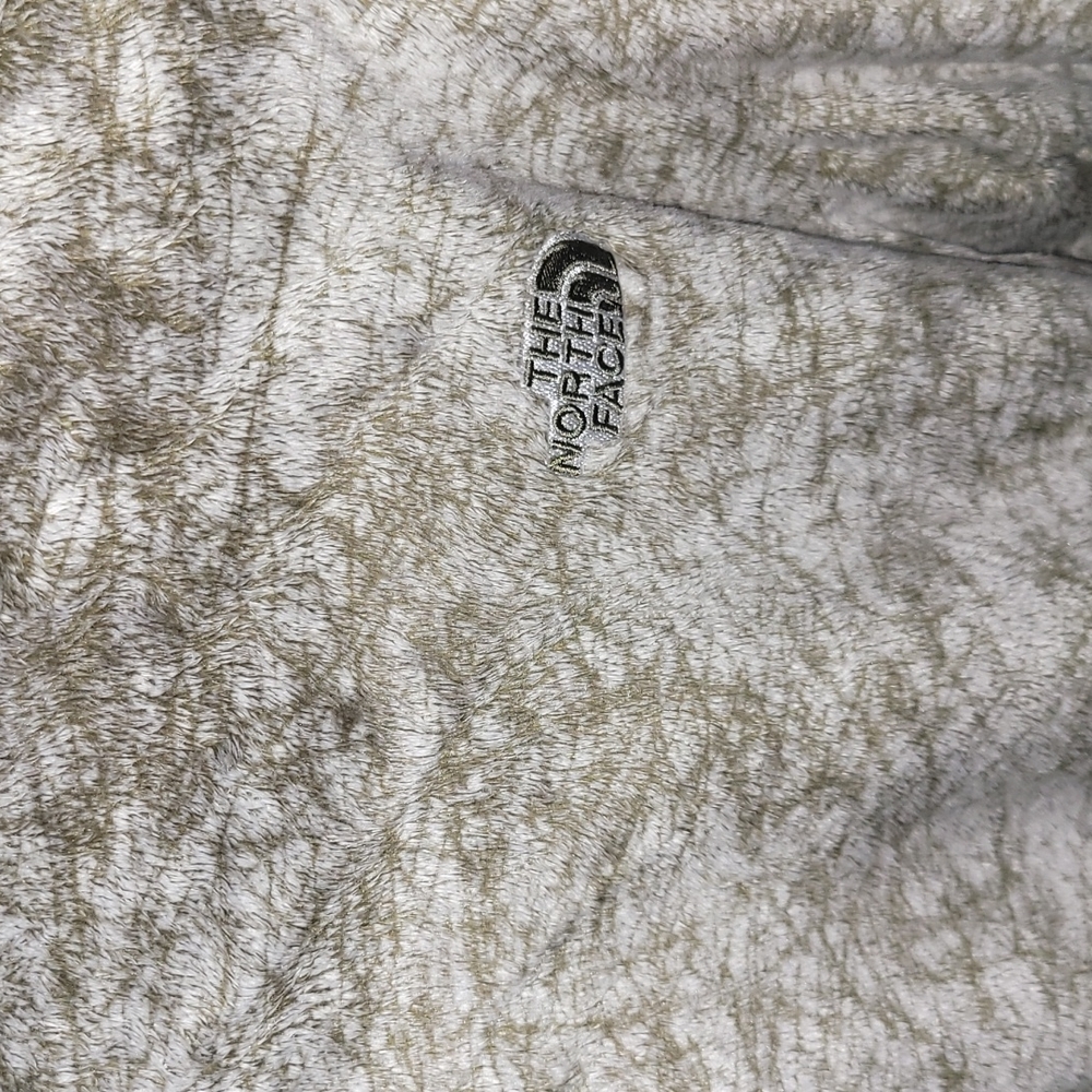 💚The North Face Womens green and white Furry jacket. Super soft sz xlg💚